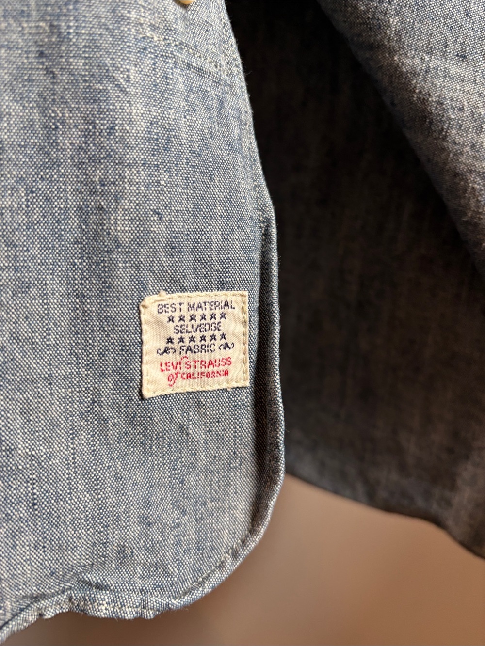 Levi's Men's Casual Button-Down Shirt in Denim Blue - Picture 5 of 7